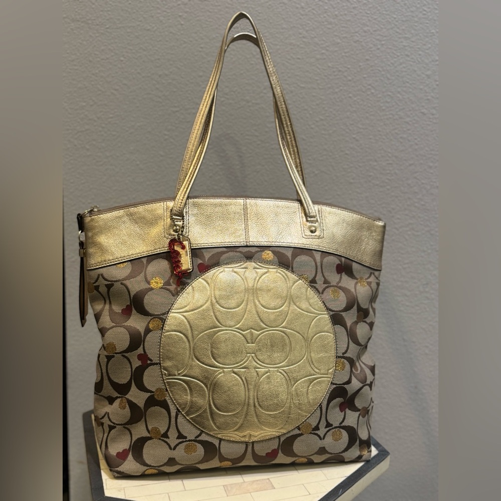 Coach Signature Laura Secret Admirer Tote